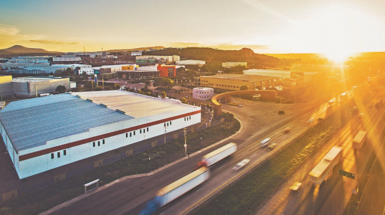 Incertidumbre comercial frena el auge industrial mexicano